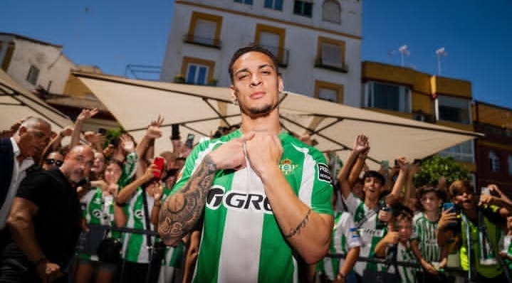 Antony Resmi Bergabung dengan Real Betis dari Manchester United