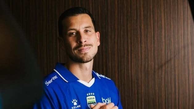 Duel Big Match BRI Super League - Persib vs Persebaya